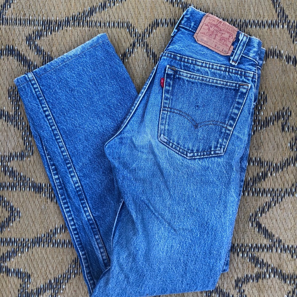 Vintage High-Waisted Levi’s Crop Jeans